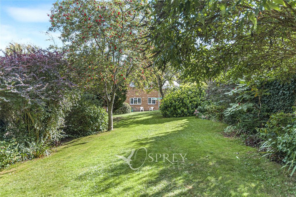 Property photo 2 of 22 Garden