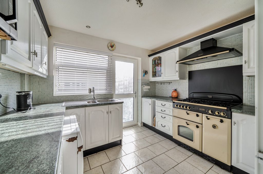 Property photo 3 of 23 1433694-6-69d6968...