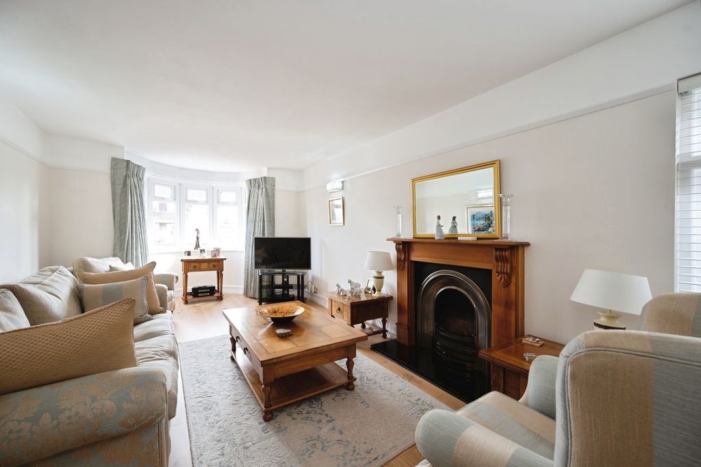 Property photo 2 of 19 Pbox-Img.Jpg