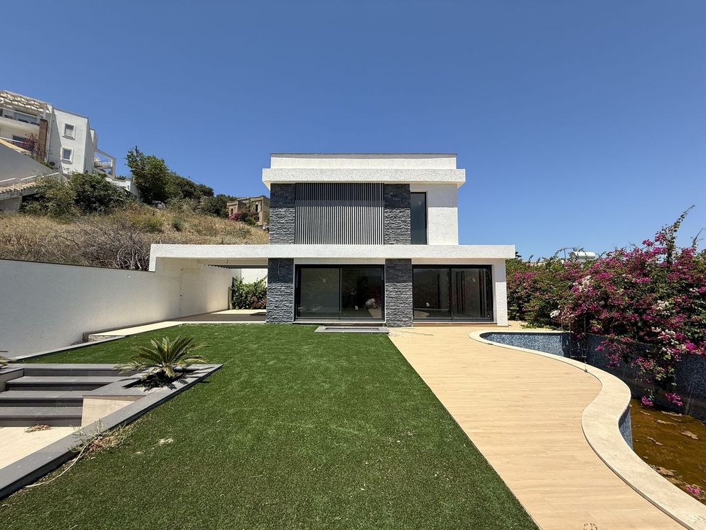 Property photo 2 of 23 Sea View Villa With A Private Pool For Sale In Yalikavak, Bodrum Â€“ Landscaped Garden And Pool