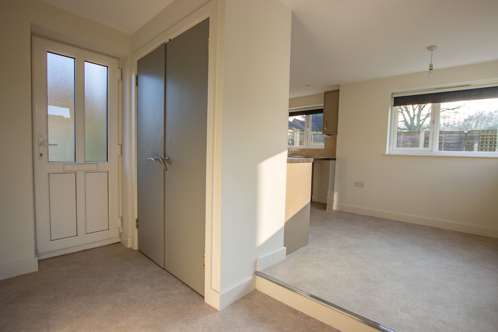 Property photo 2 of 16 4971382