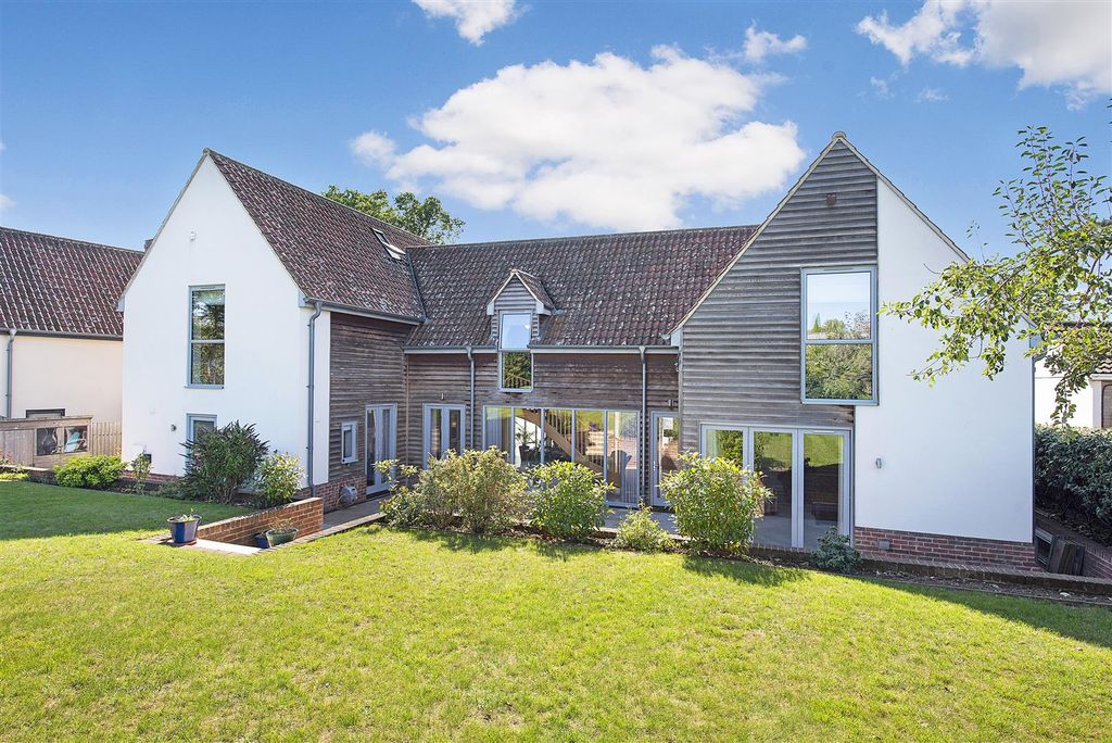 Property photo 1 of 37 Ashfield House Ph13.Jpg