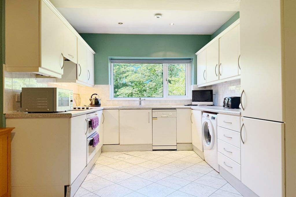 Property photo 3 of 23 Kitchen