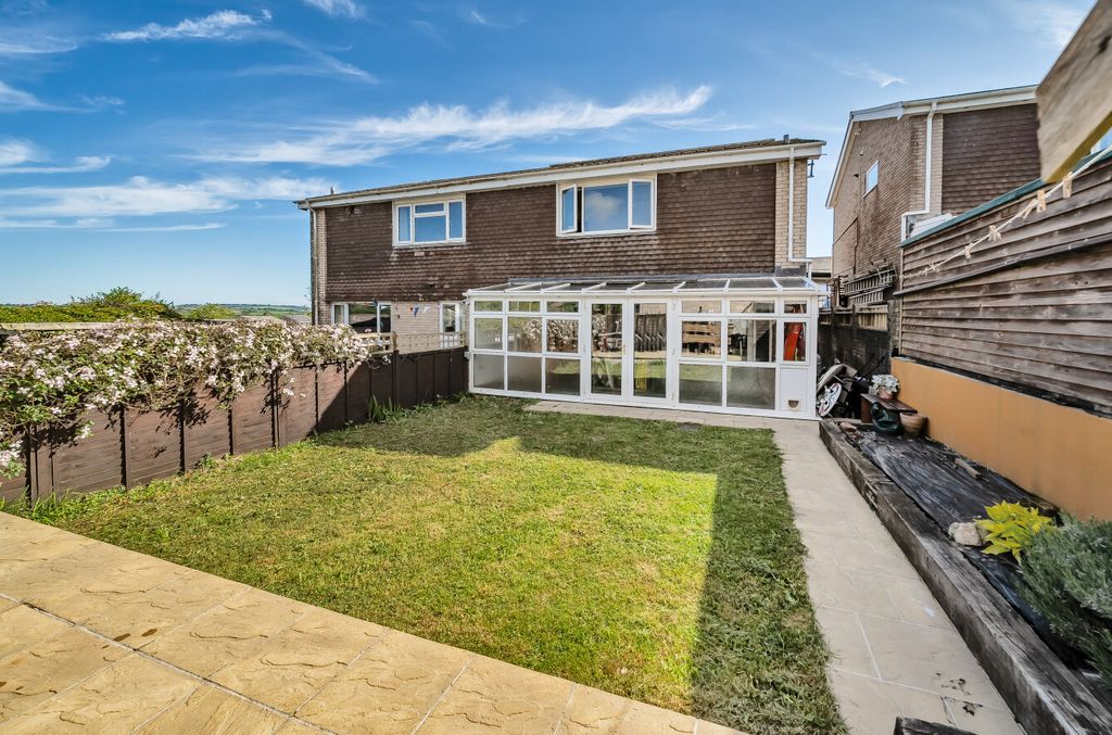 Property photo 2 of 16 External