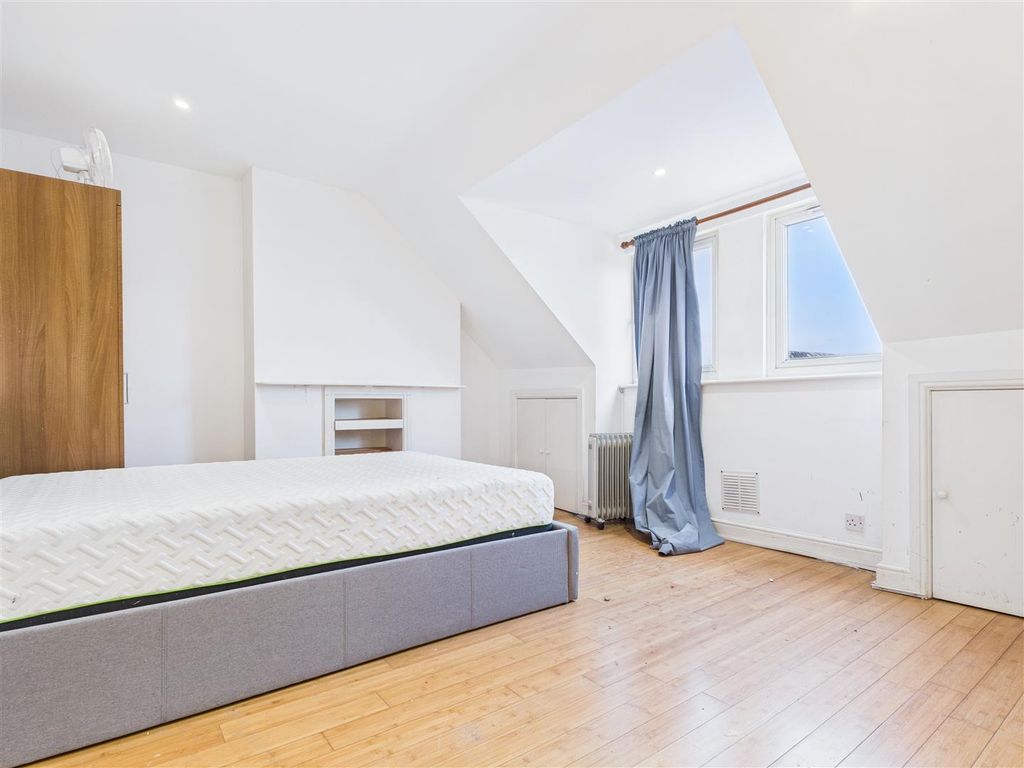 Property photo 1 of 4 Cam04419G0-Pr0049-Still011.Jpg