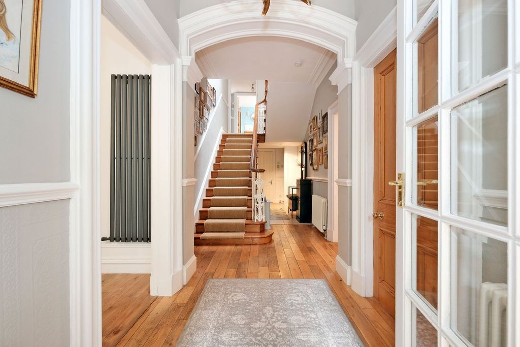 Property photo 2 of 45