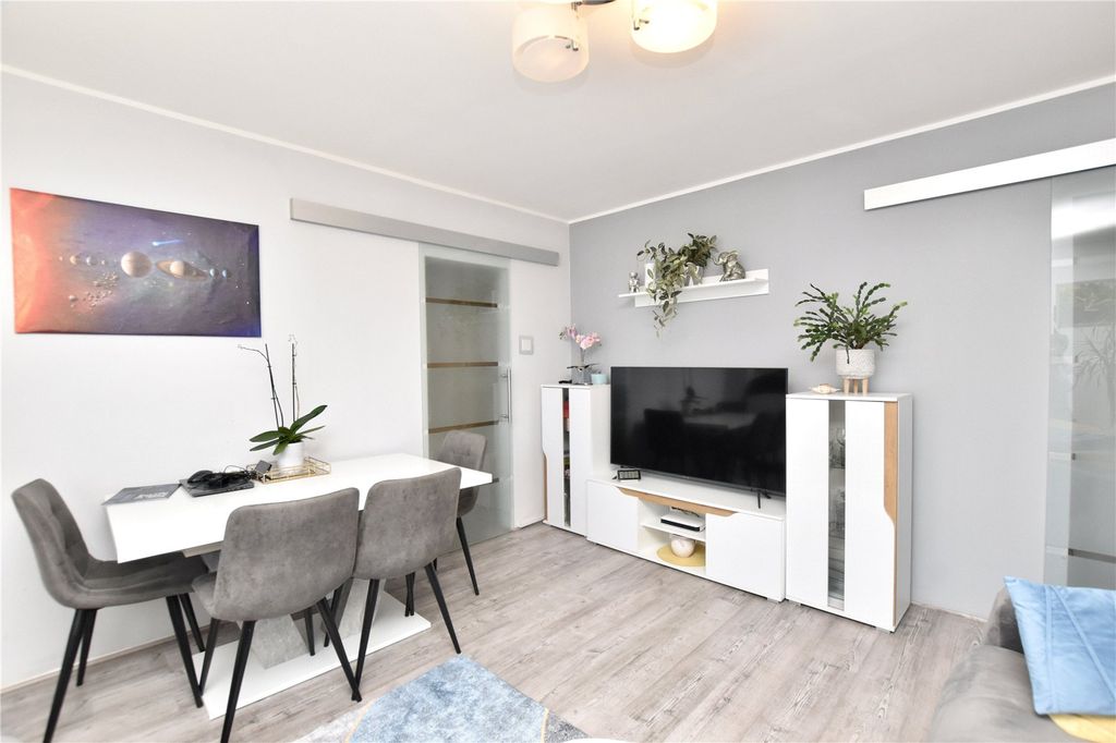 Property photo 3 of 13 Lounge/Diner