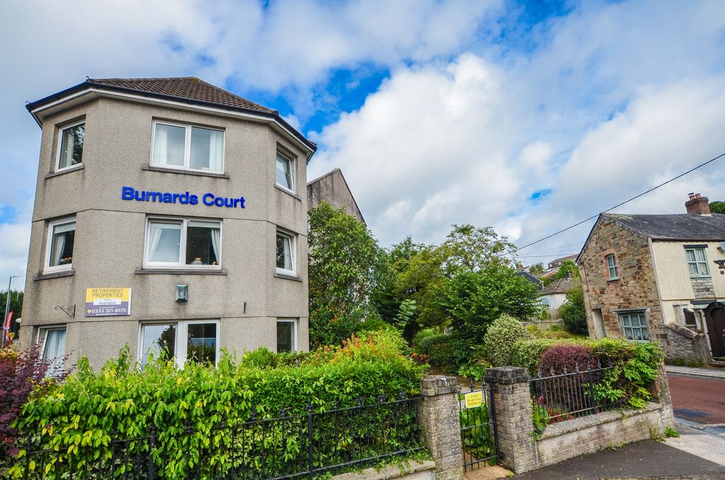 Property photo 1 of 11 23 Burnards Court Tps Bodmin 01208 74182