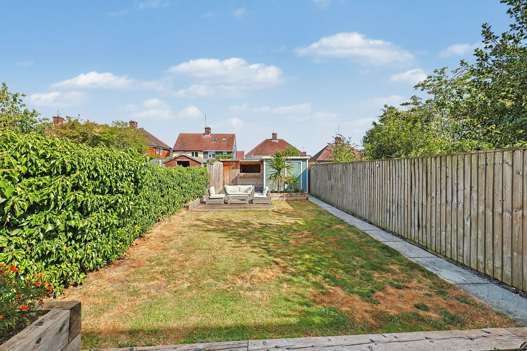 Property photo 3 of 24 Garden