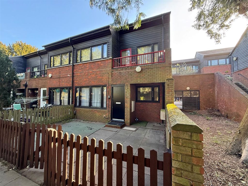 Property photo 1 of 6 Front