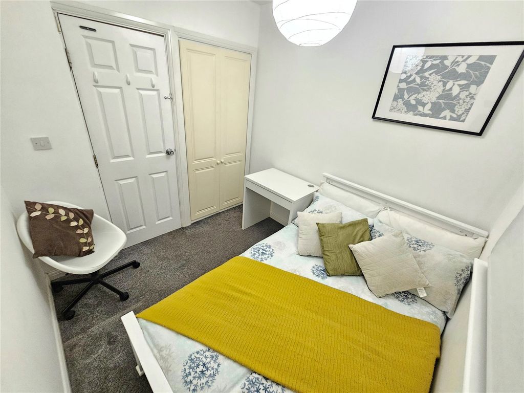 Property photo 3 of 9 Picture No. 06