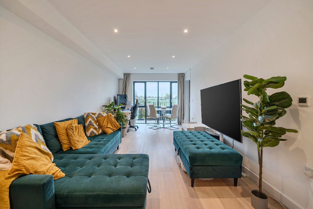 Property photo 2 of 20 1434353-1-69c28A2...