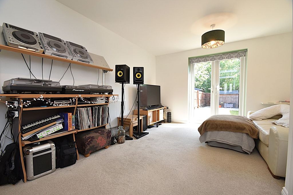 Property photo 3 of 14
