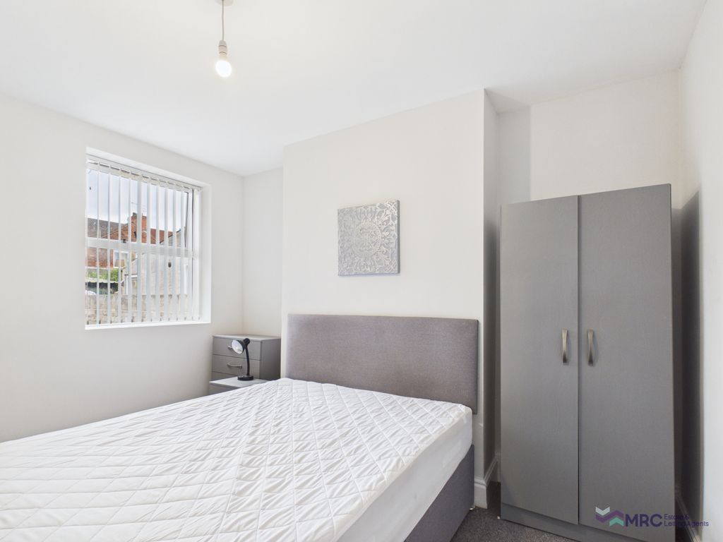 Property photo 1 of 10 Luxury Furnished Room To Let
