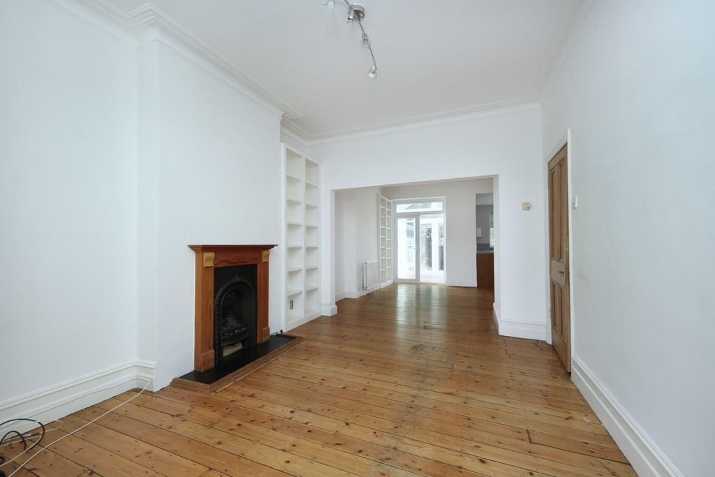 Property photo 2 of 22 Gv-101 Dudley Gds - Empty (10).Jpg