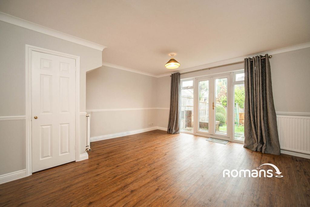 Property photo 2 of 9 Photo