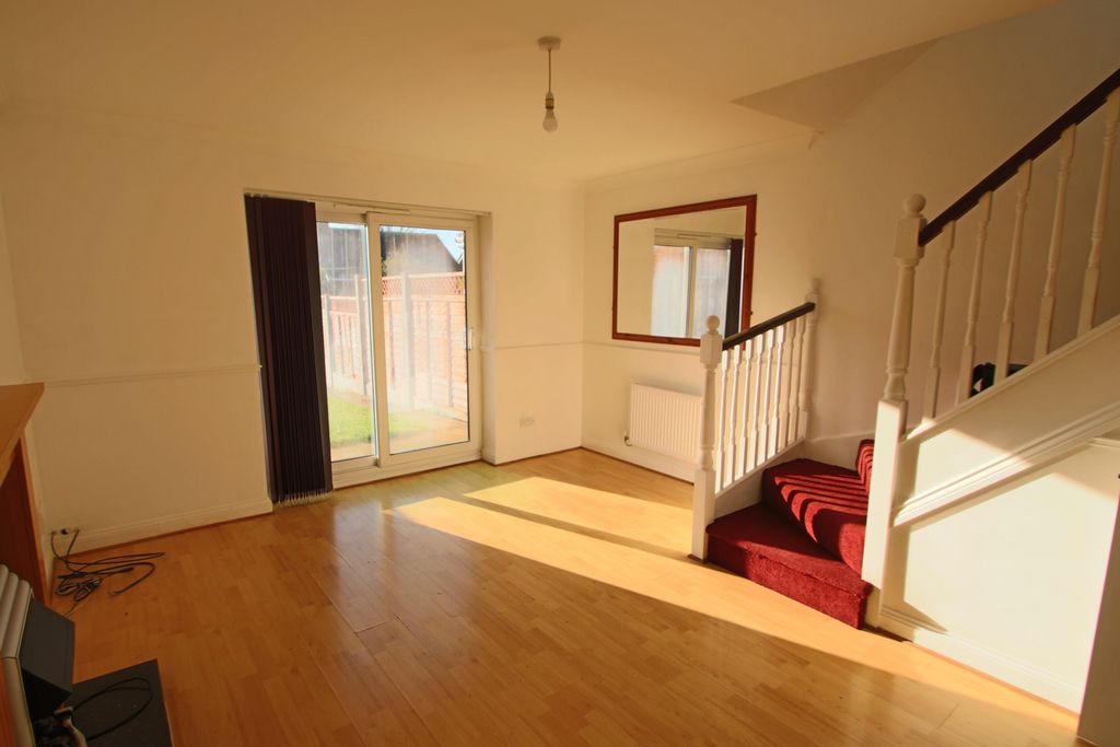Property photo 1 of 15 Moore Close Dartford, Da2 Draft