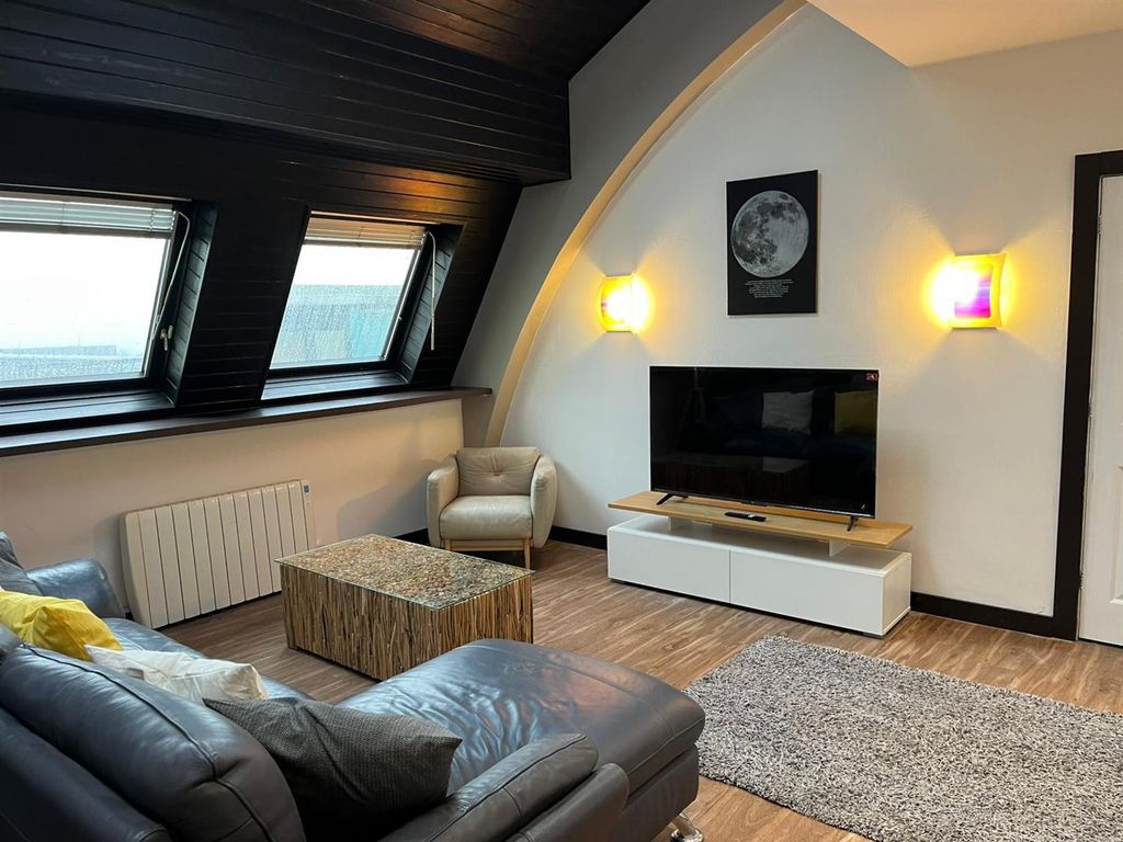 Property photo 2 of 9 5498.Jpg