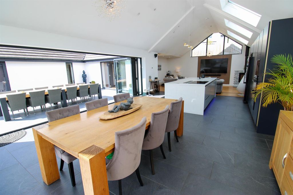 Property photo 3 of 32 Img_2860.Jpg