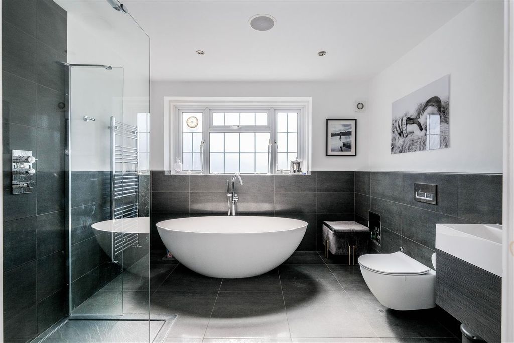 Property photo 3 of 37 3