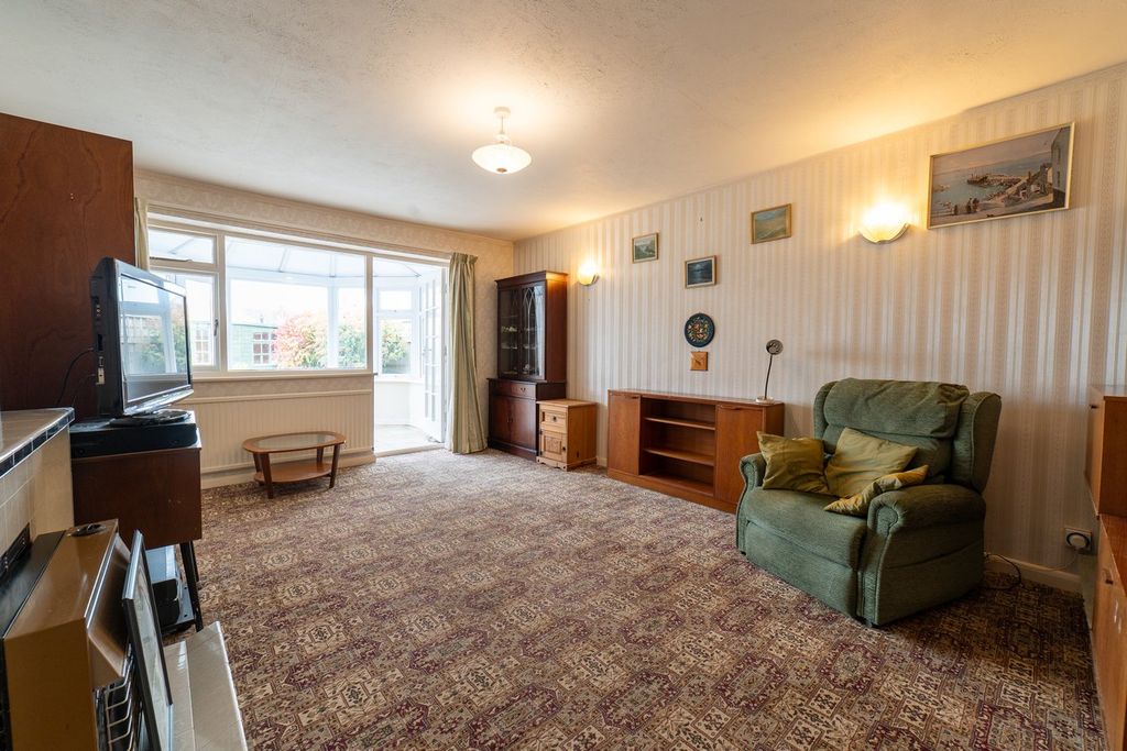 Property photo 3 of 19