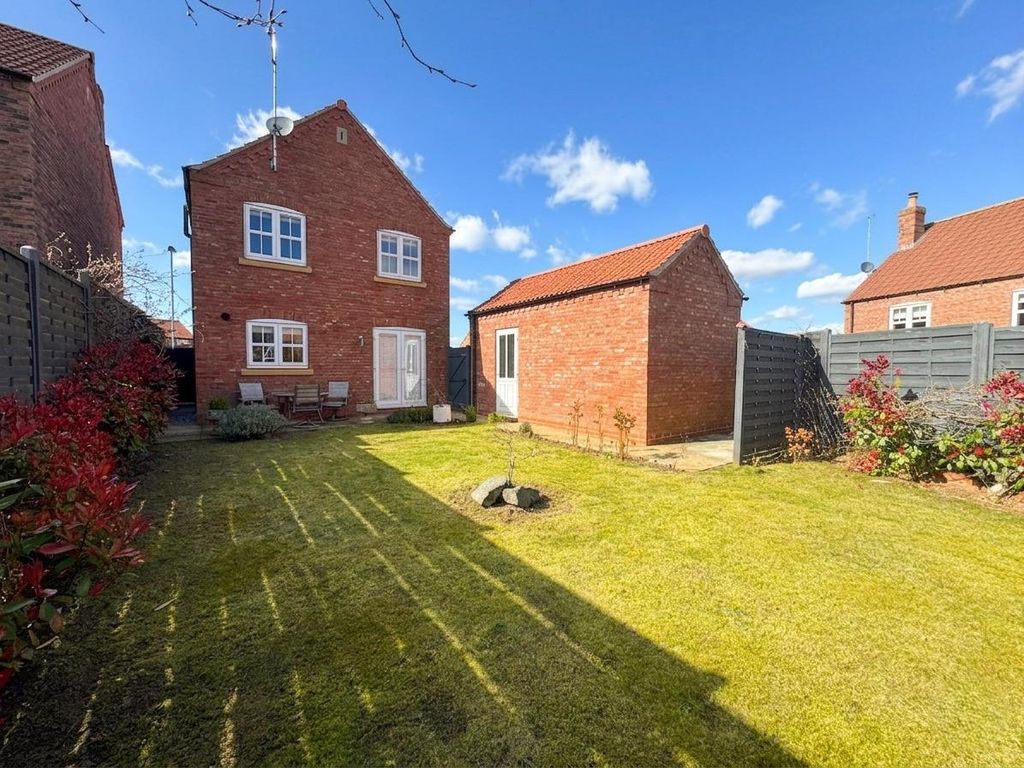 Property photo 3 of 15 Outside