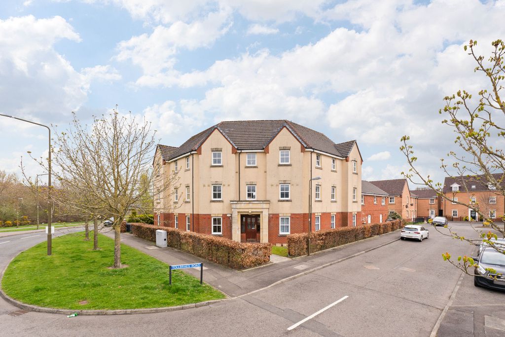Property photo 1 of 15 1 Tollbraes Road 01