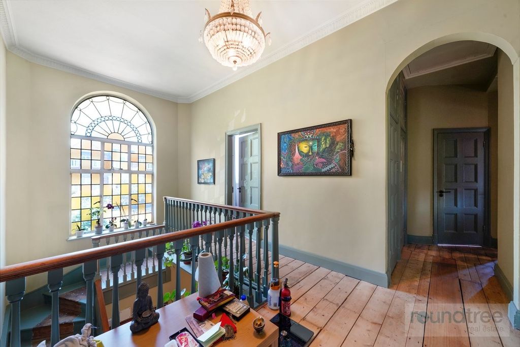 Property photo 1 of 5 (Main)