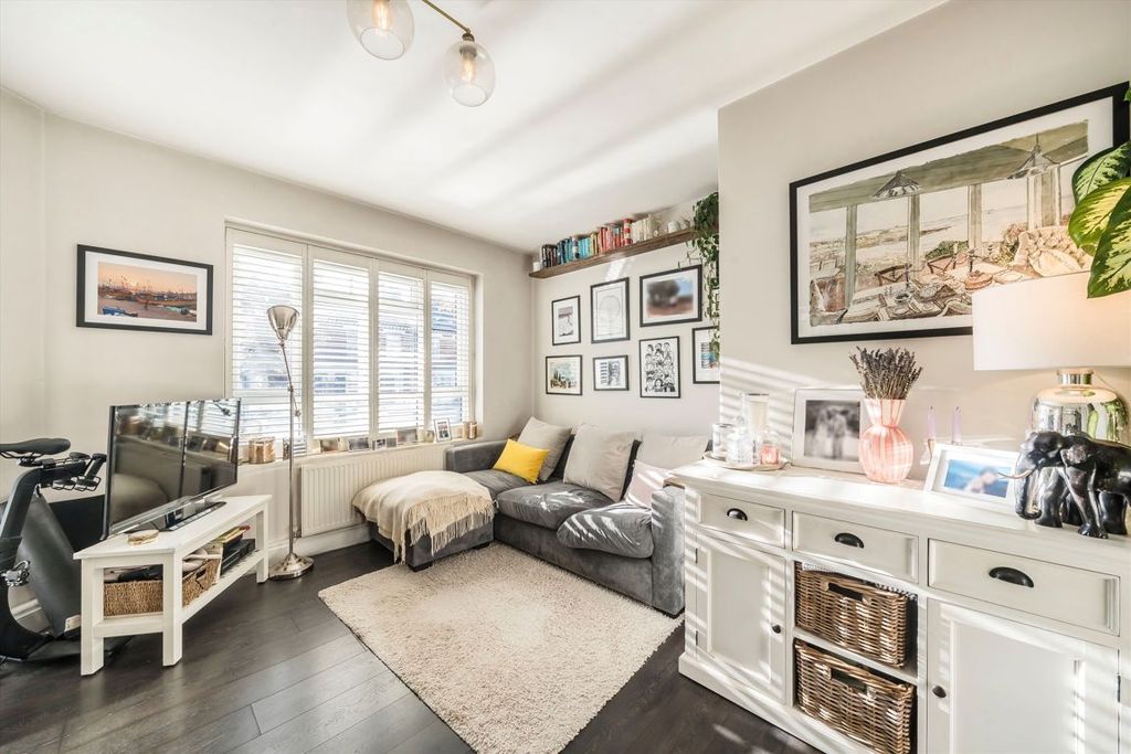 Property photo 2 of 6