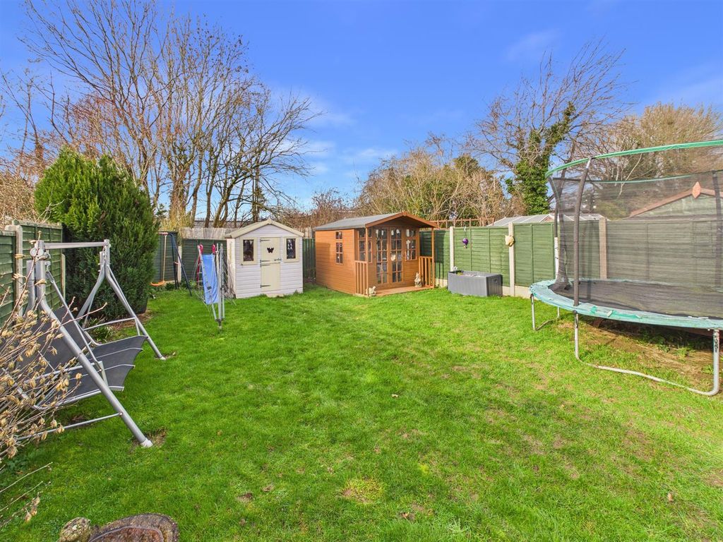 Property photo 3 of 11