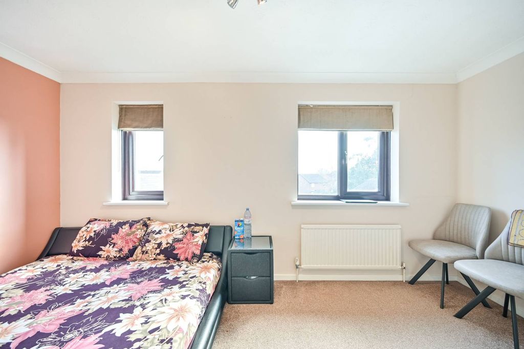 Property photo 3 of 8