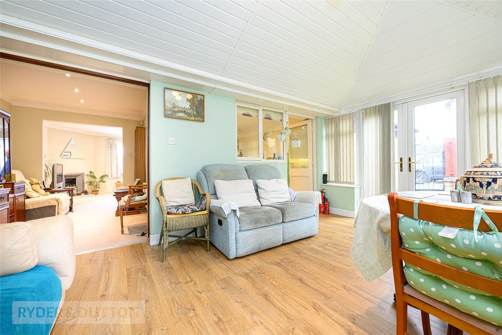 Property photo 2 of 22 Conservatory