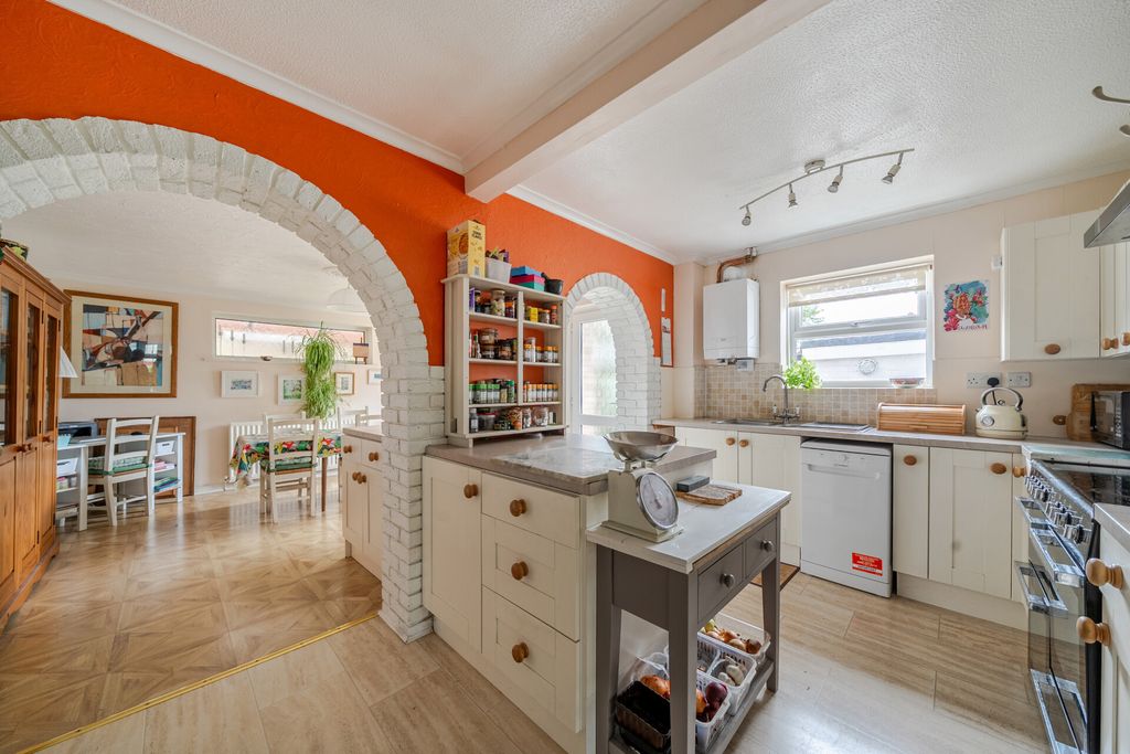 Property photo 3 of 15 Kitchen