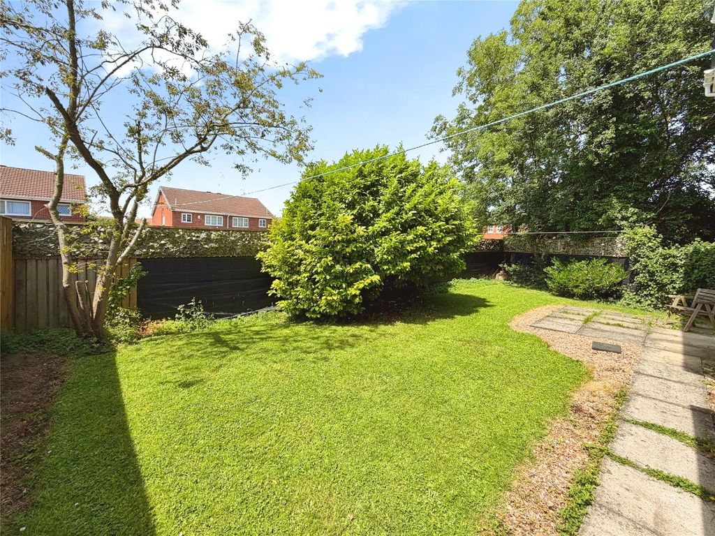 Property photo 3 of 15 Gardens