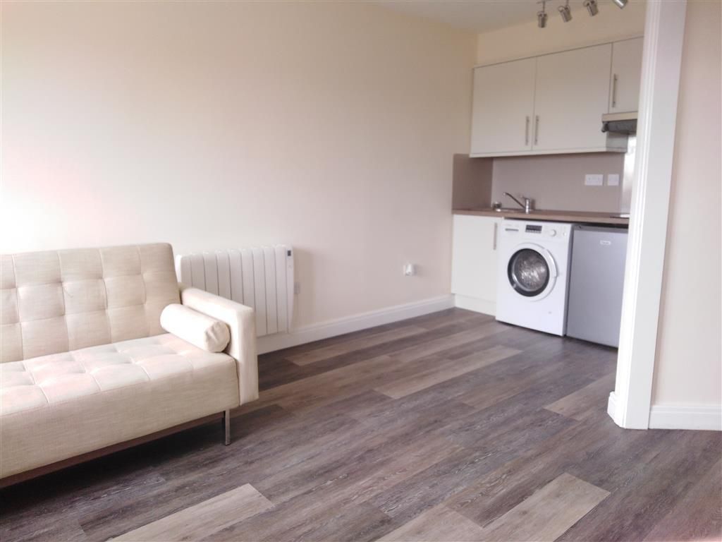 Property photo 1 of 9 Balcony