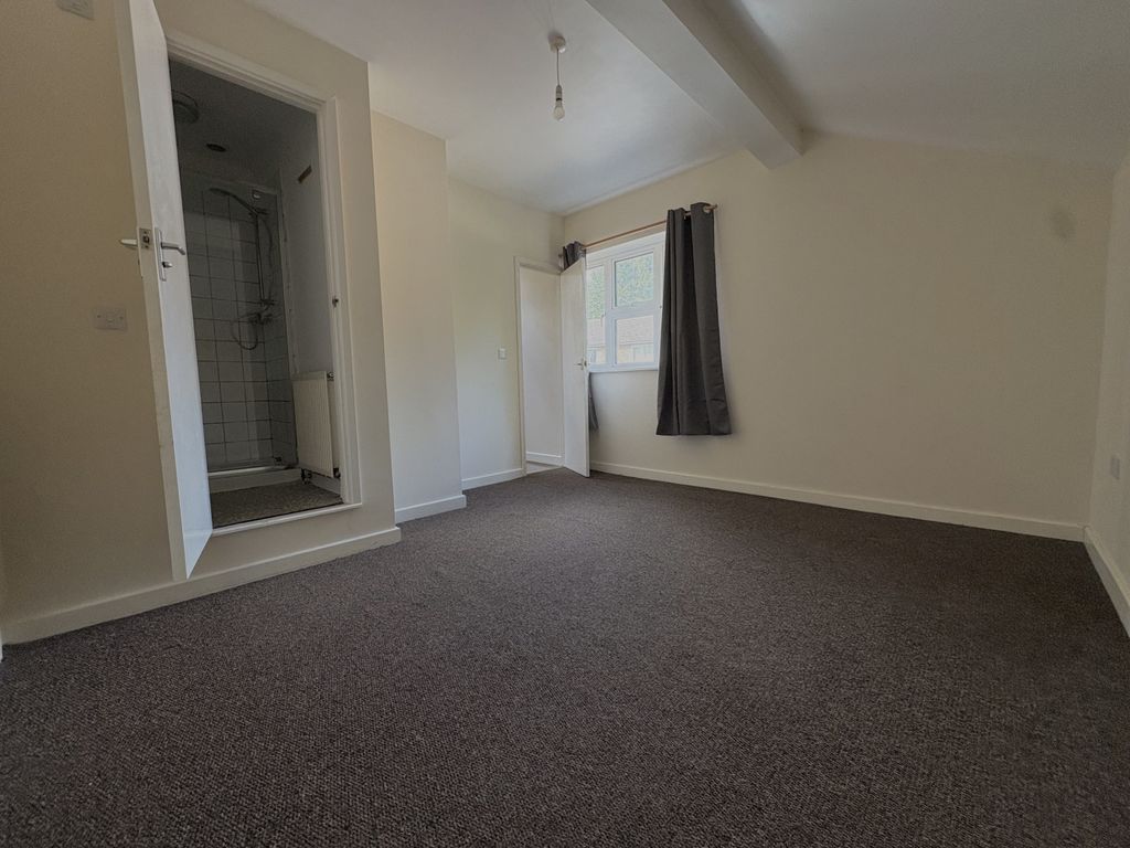 Property photo 2 of 6 Alice Smith Suqare Bedroom Phtoto
