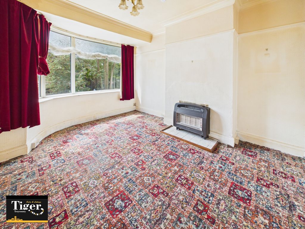 Property photo 3 of 12 Cam01931G0-Pr0391-Still002