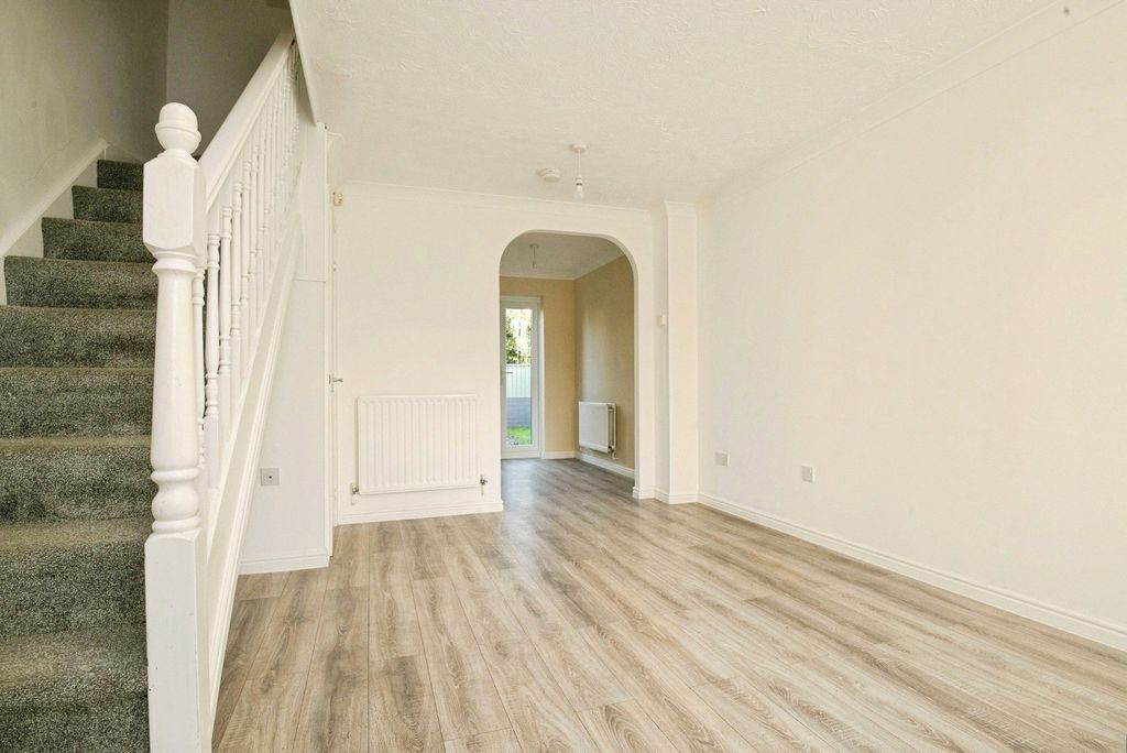 Property photo 3 of 18 Pbox-Img.Jpg