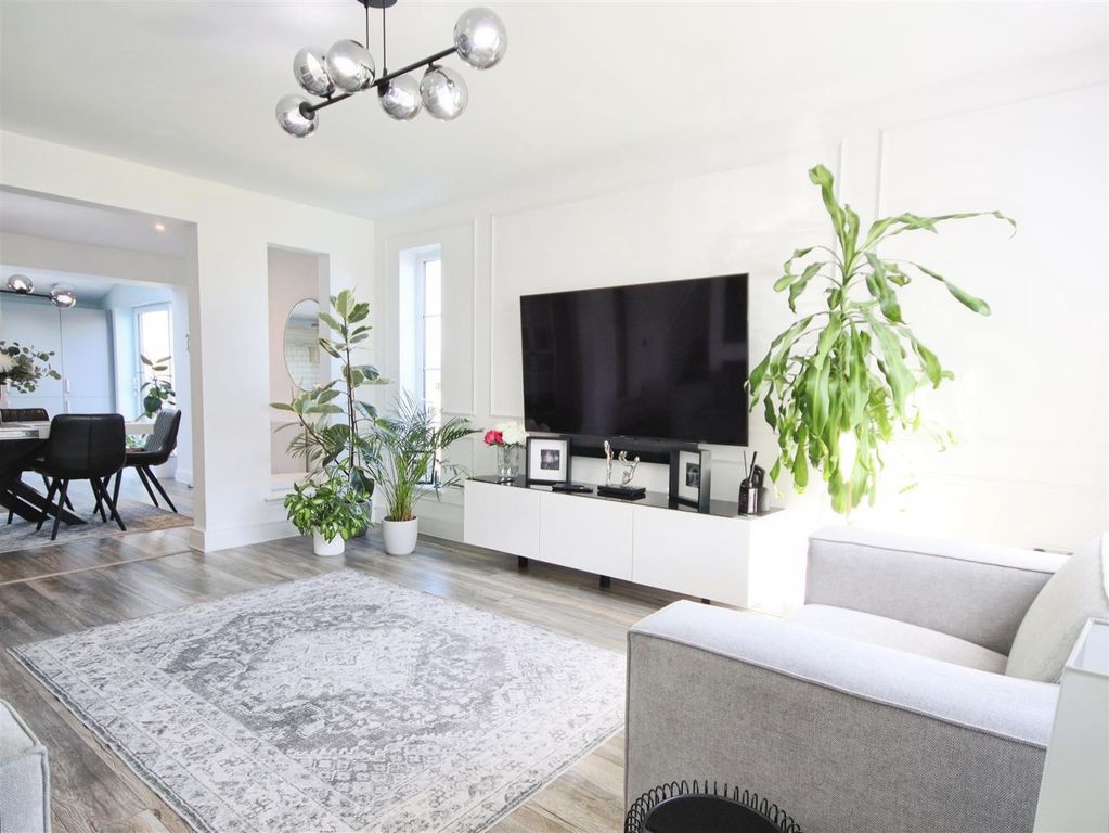 Property photo 3 of 17 E4167857-Img_5863.Jpg