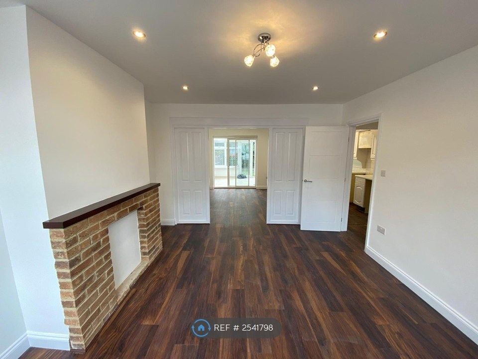 Property photo 3 of 21