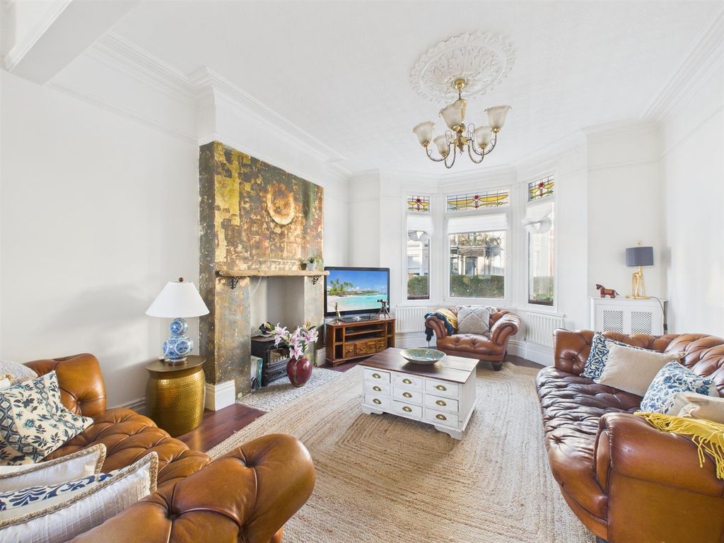 Property photo 2 of 28 Cam02295G0-Pr0357-Still001.Jpg