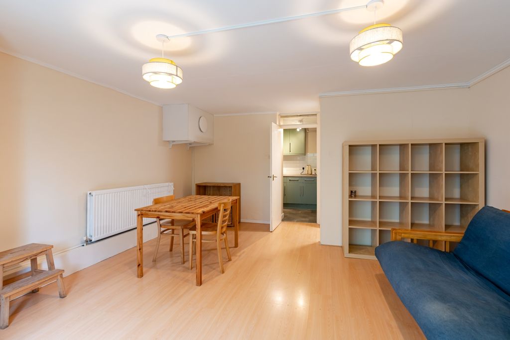 Property photo 3 of 9 Studio
