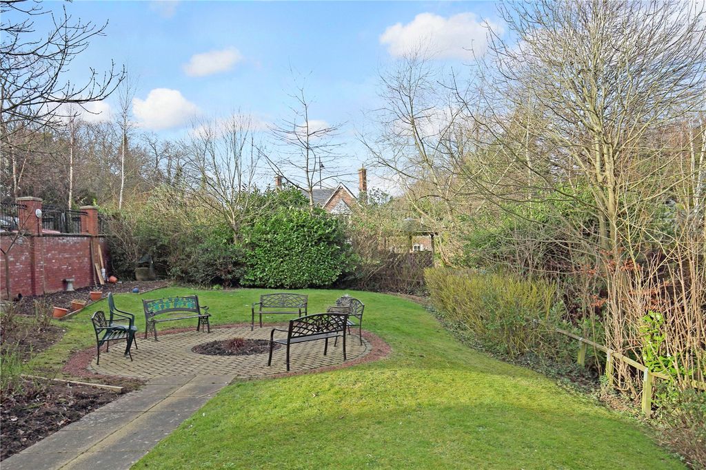 Property photo 2 of 13 Picture No. 15