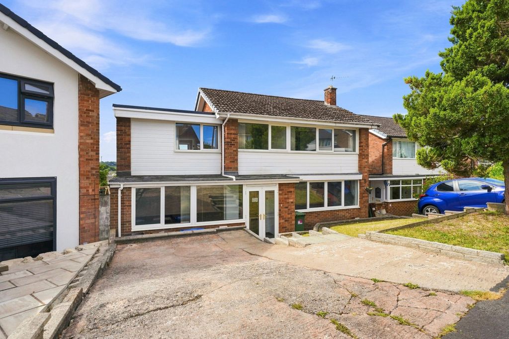 Property photo 1 of 21