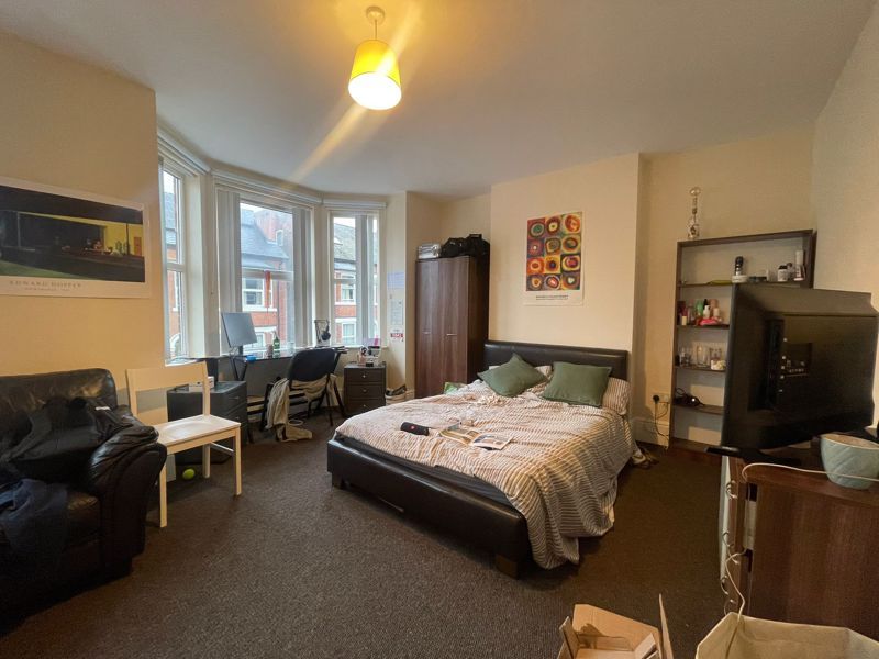 Property photo 1 of 9 Photo 13