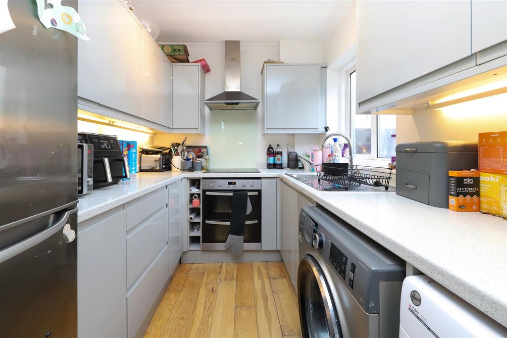 Property photo 3 of 10 Kitchen/Diner