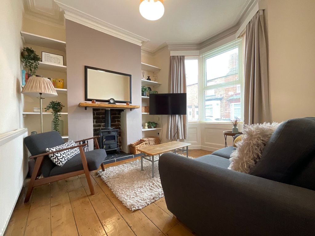 Property photo 2 of 20