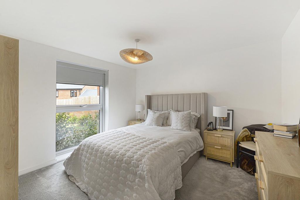 Property photo 3 of 13 Flat1_4Crimson03.Jpg