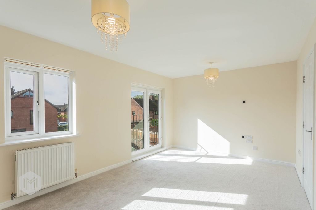 Property photo 2 of 28