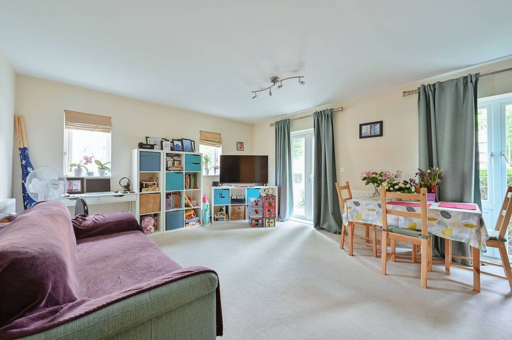 Property photo 2 of 11